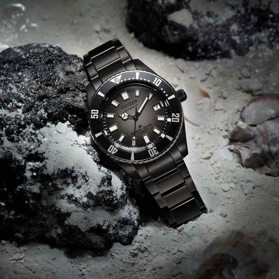 CITIZEN PROMASTER NB6025-59H,Angle looking down from diagonally above