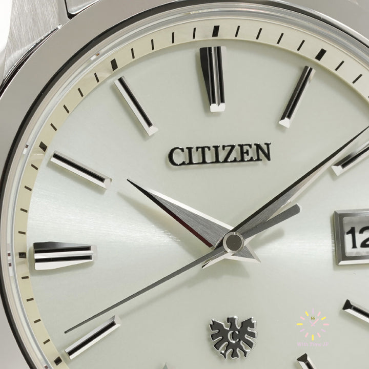 THE CITIZEN AQ4060-50A solar Men's Watch Close-up of champagne gold dial.