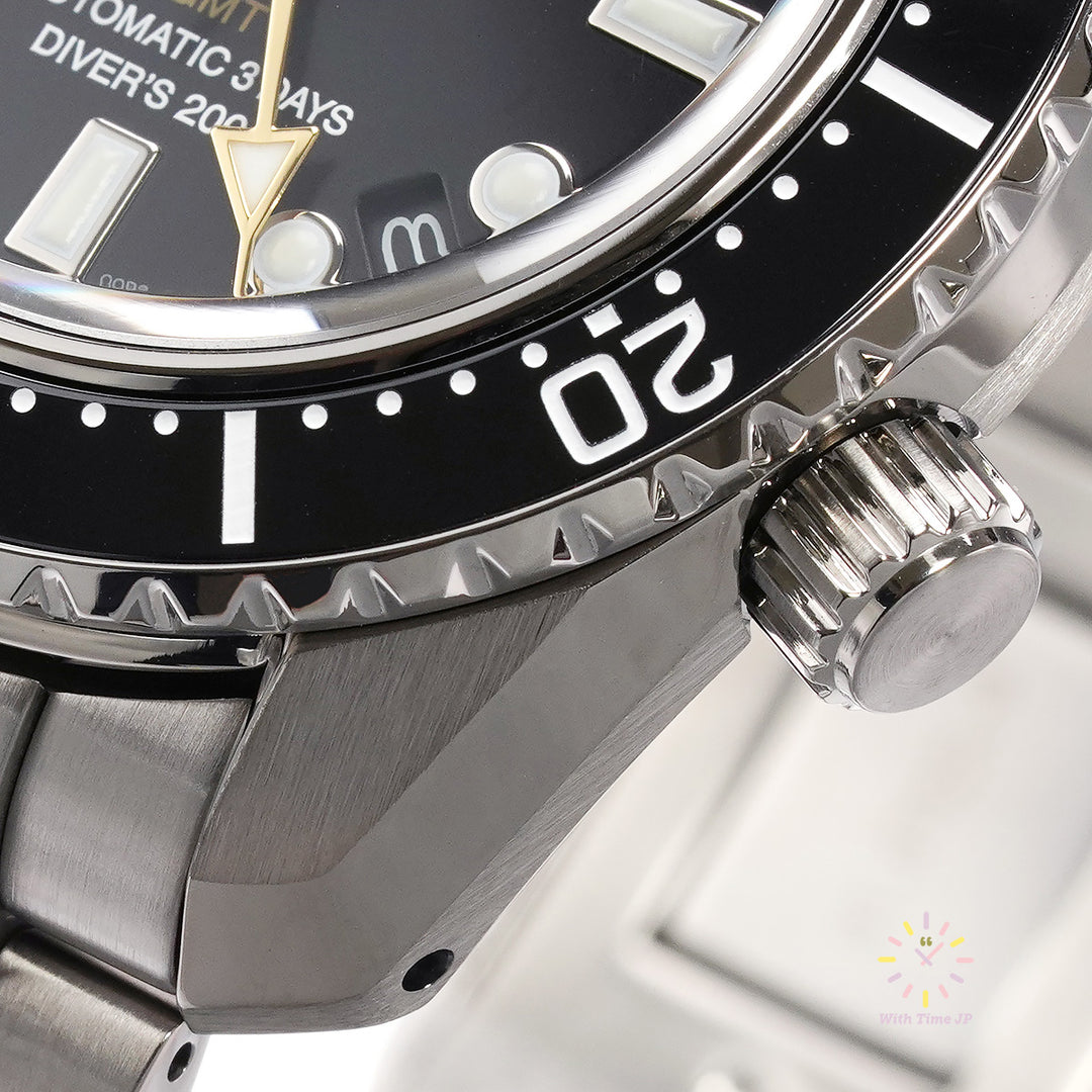 SEIKO Prospex SBEJ011 Mechanical GMT Diver's Watch, Close-up of rug.