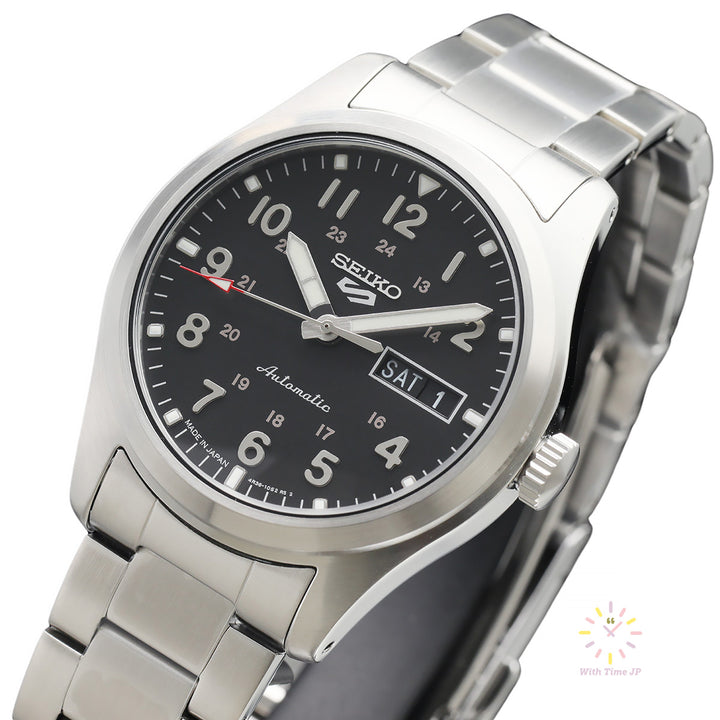 Close-up of the front the SEIKO 5 SPORTS SBSA111 automatic wristwatch.