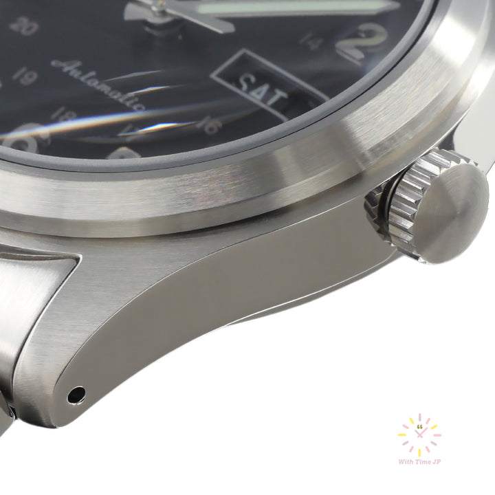 SEIKO 5 SPORTS SBSA111 automatic watch crown.