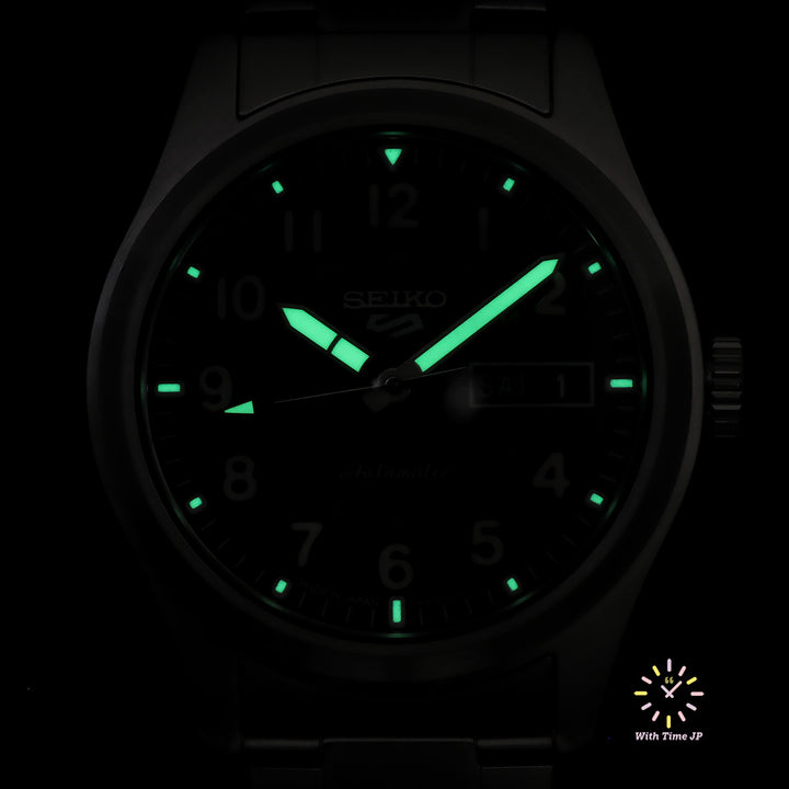 Close-up of the lumibrite of the SEIKO 5 SPORTS SBSA111 automatic wristwatch.