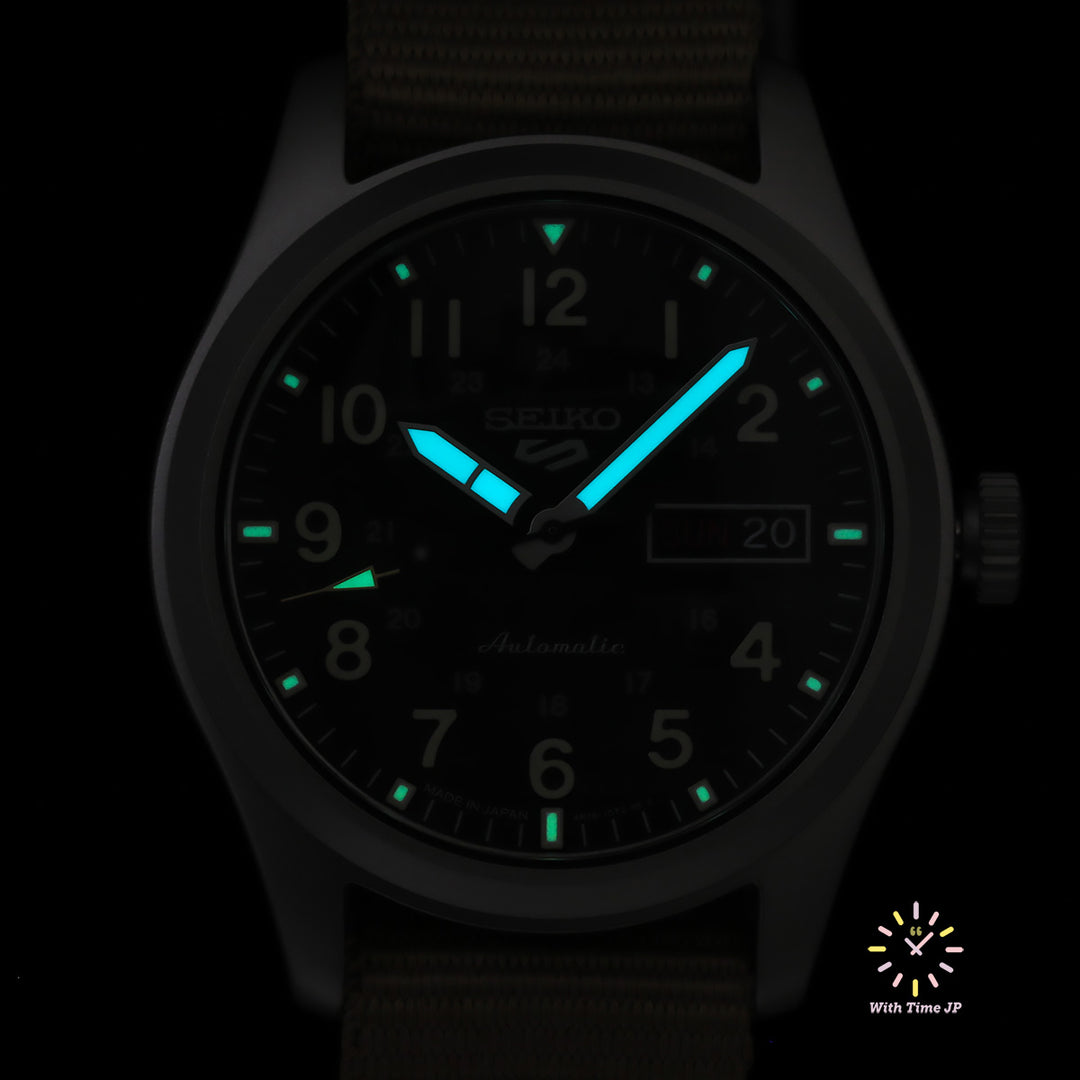 Close-up of the lumibrite of the SEIKO 5 SPORTS SBSA117 automatic wristwatch.