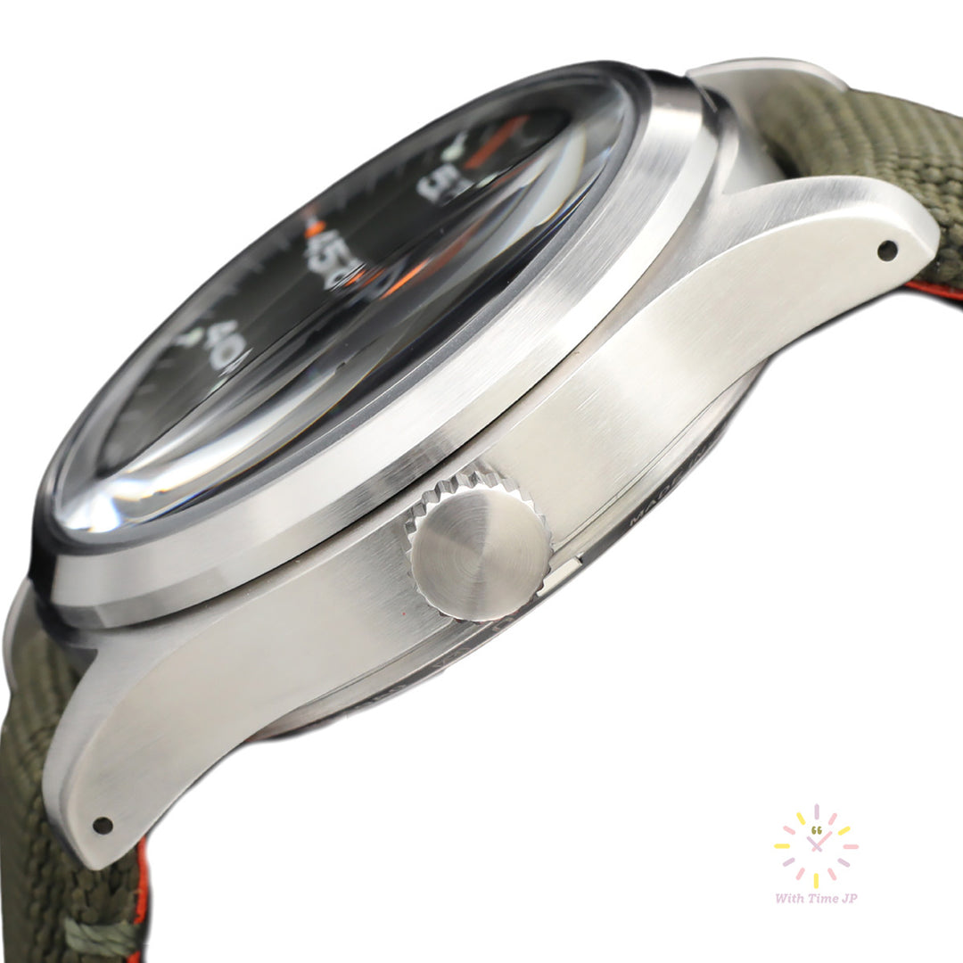 SEIKO 5 SPORTS SBSA141 automatic watch crown.