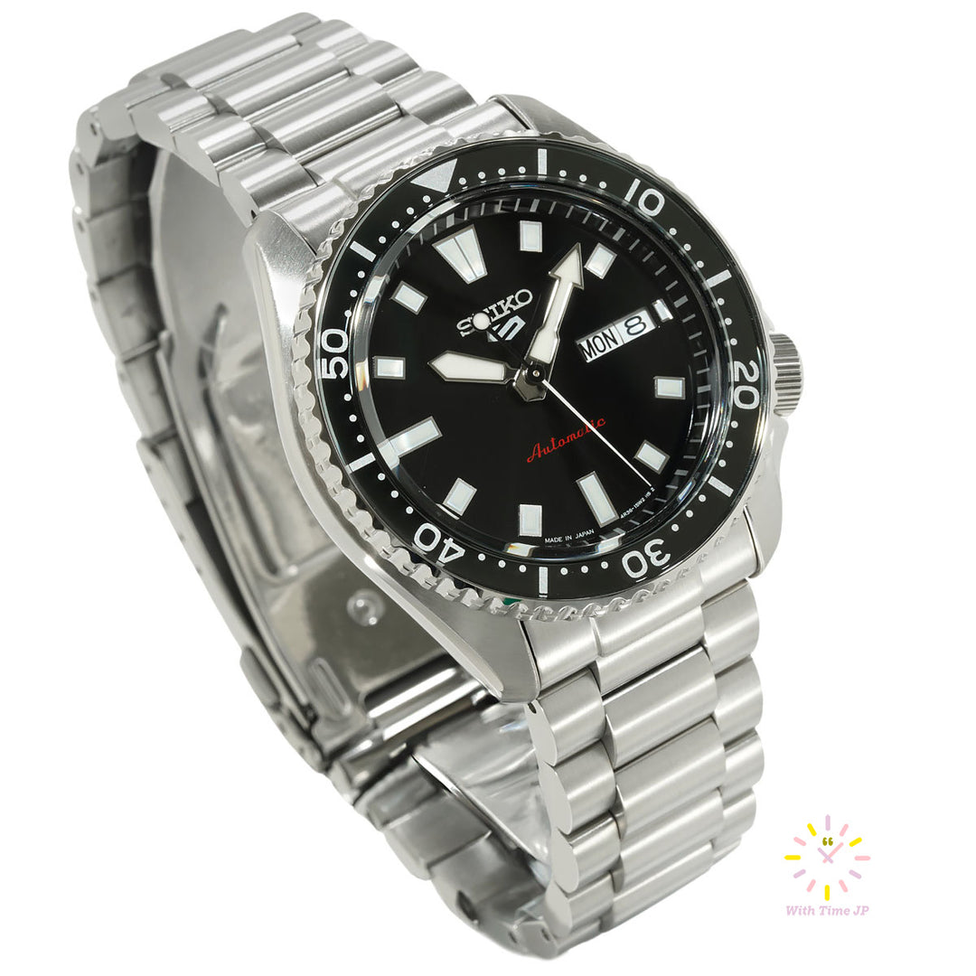 Seiko 5 Sports SKX series SBSA305,Oblique angle #2