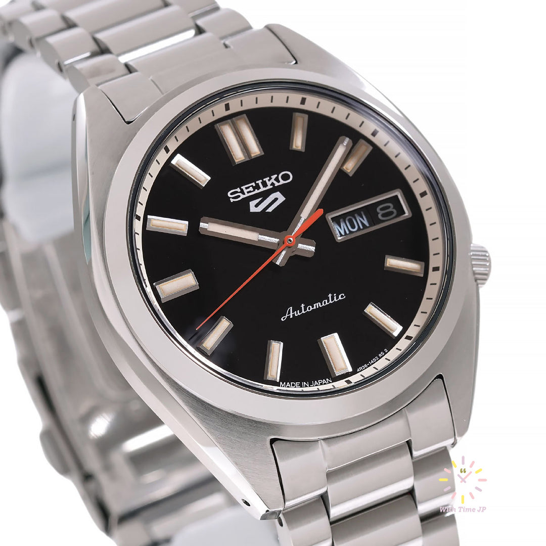 Close-up of the Glossy black dial of SEIKO 5 Sports SNXS series SBSA255.
