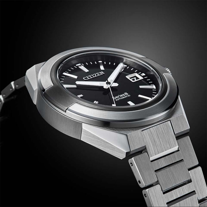 NA1004-87E Mechanical Watch,Close-up of black dial