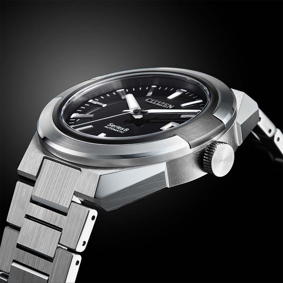 NA1004-87E Mechanical Watch,Close-up of black dial from crown side