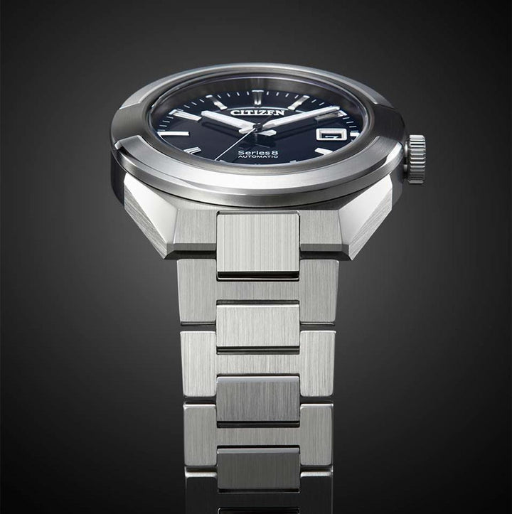 NA1004-87E Mechanical Watch,Angle looking up at the black dial