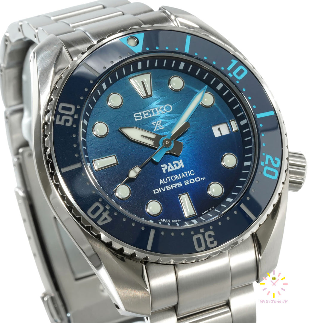 Seiko Prospex Automatic Diver Scuba SBDC189,Close-up of blue Dial