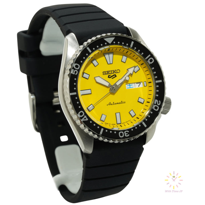 Seiko 5 Sports SKX series SBSA307,Oblique angle #2