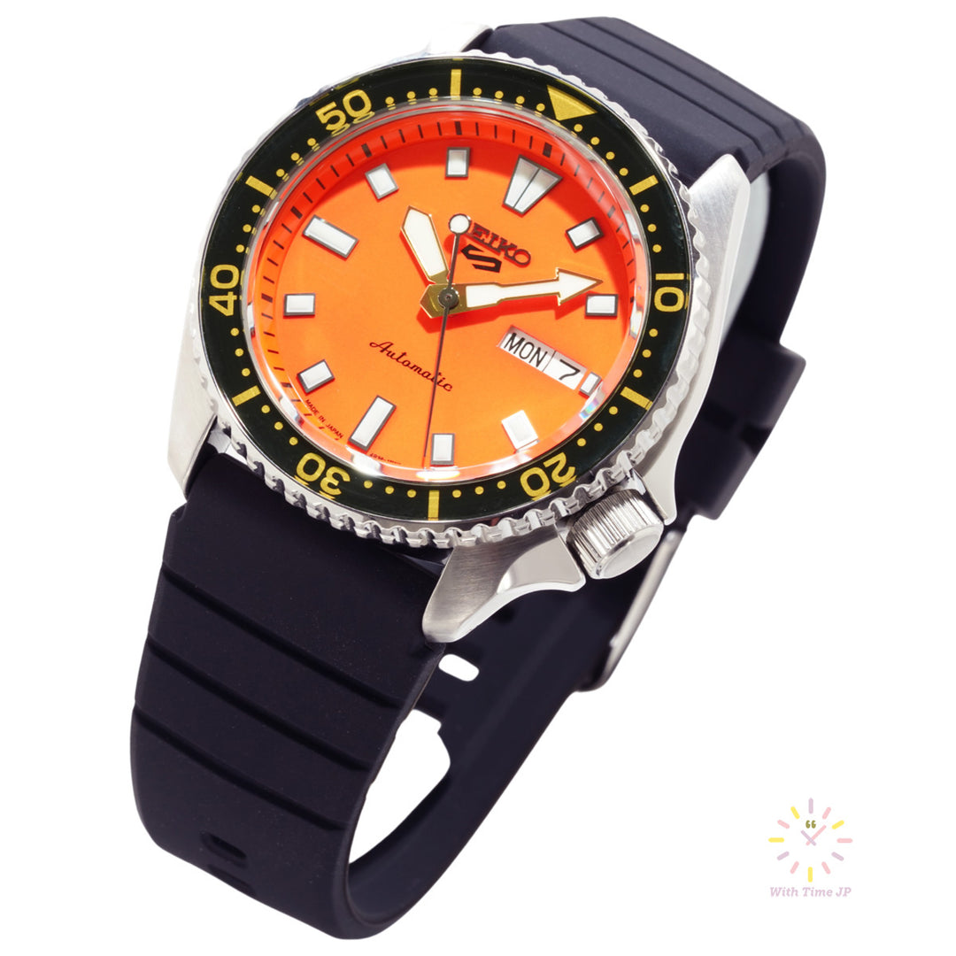 Seiko 5 Sports SKX series SBSA309,Oblique angle
