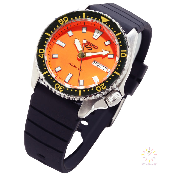 Seiko 5 Sports SKX series SBSA309,Oblique angle