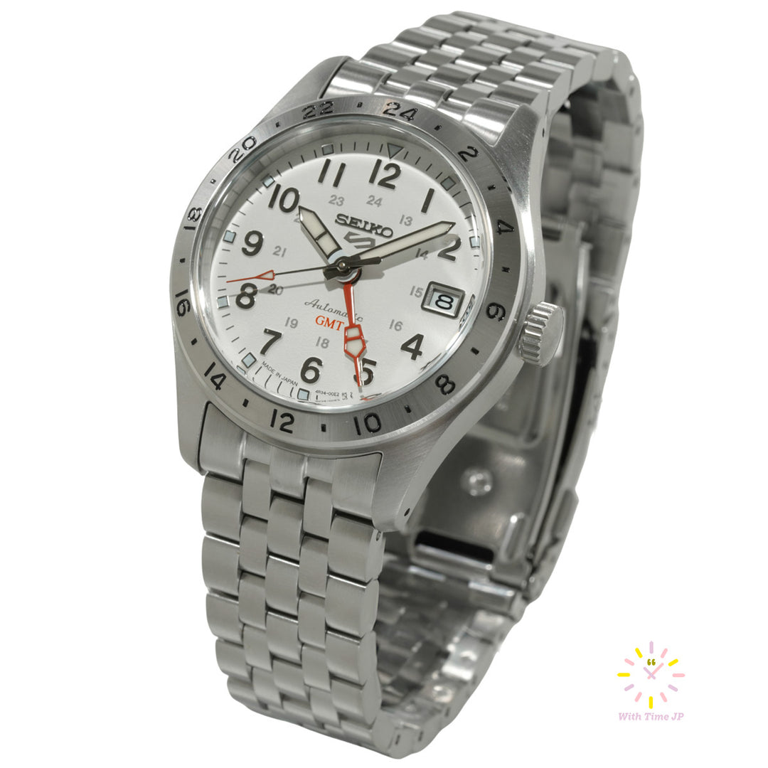 Seiko 5 Sports GMT SBSC009,Mechanical watch,Oblique angle