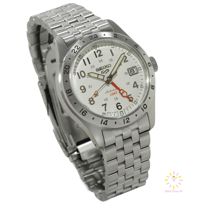 Seiko 5 Sports GMT SBSC009,Mechanical watch,Oblique angle