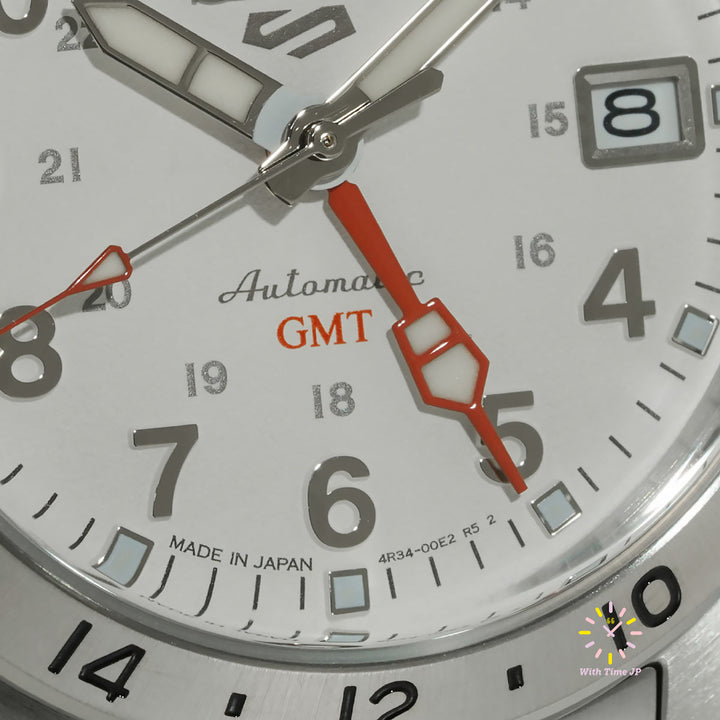 Seiko 5 Sports GMT SBSC009,Close-up of white Dial